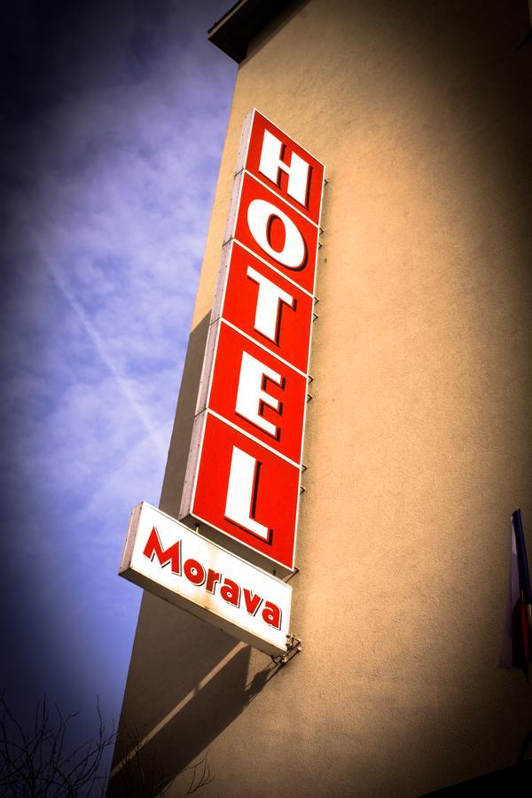 Hotel Morava Uherské Hradiště Exterior foto